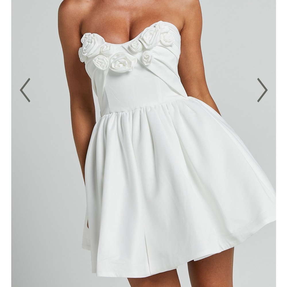 NWT Angeletta Mini Dress - Sweetheart Rosette Detail Fit & Flare in White🤍 - Picture 3 of 6